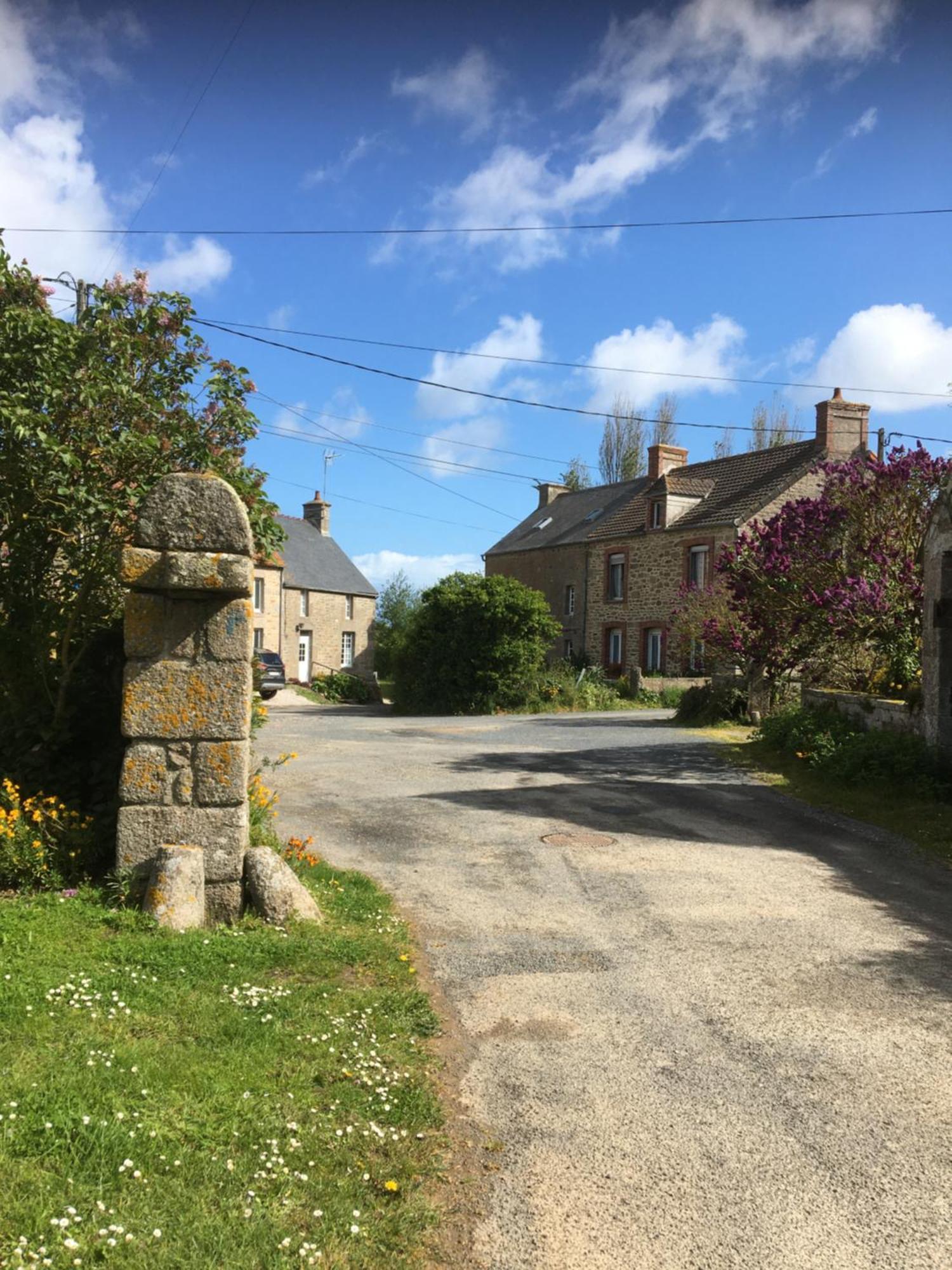 Entre Roches Et Marees Bed and Breakfast Montfarville Exterior foto